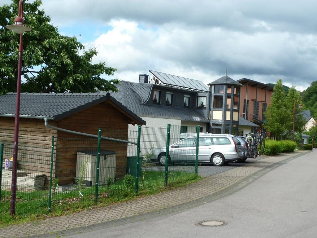 Hotel Gaestehaus Spross à Veldenz Extérieur photo